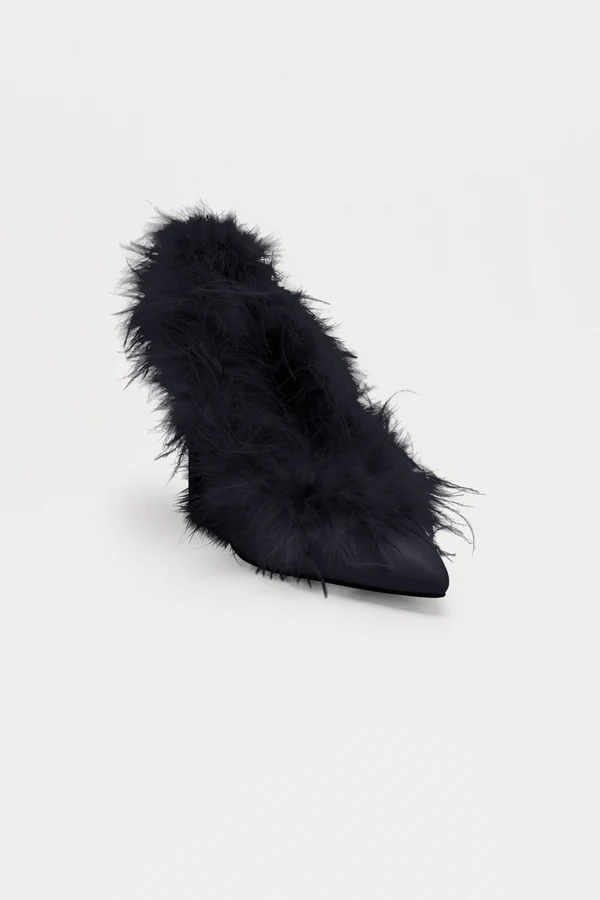 Minette Feather Trim Pumps – Black